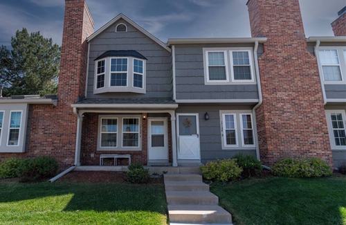 Prides Crossing Casa | Charming 2-bedroom townhome with AC, WiFi in enchanting Aurora
