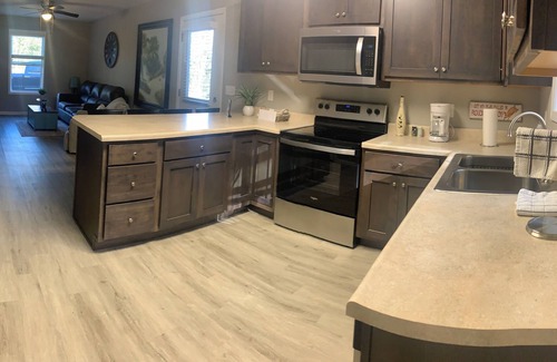 Benton Casa | Charming 2-bedroom townhome in Benton with AC