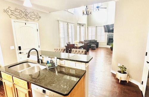 Odessa Casa | Charming 2-bedroom townhome with an office