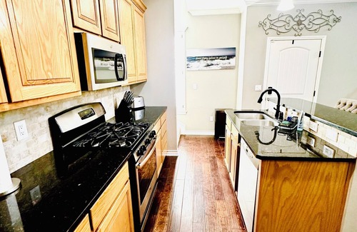 Odessa Casa | Charming 2-bedroom townhome with an office