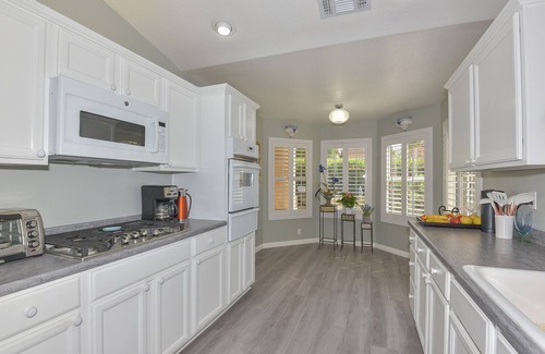 Westbrook Village Casa | Charming 2-bedroom townhome with fitness room and clubhouse in Peoria
