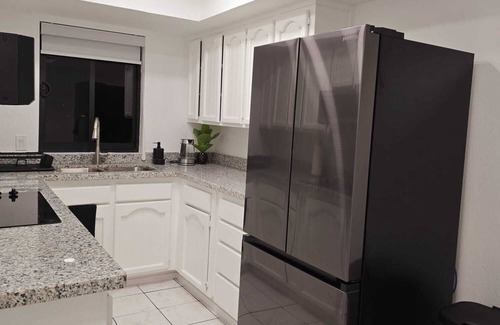 Yuma Casa | Charming 2-bedroom townhome in lovely Yuma with AC, WiFi
