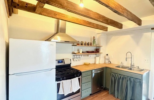 Little York Apartamento | Charming 2-bedroom Twin private house in serene Milford