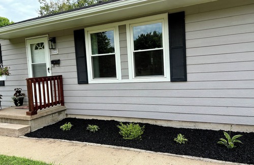 Salina Casa | Charming 2-bedroom updated pet-friendly home in Central Salina!