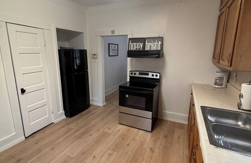 Mid City North Casa | Charming 2-bedroom house with AC, WiFi in Baton Rouge