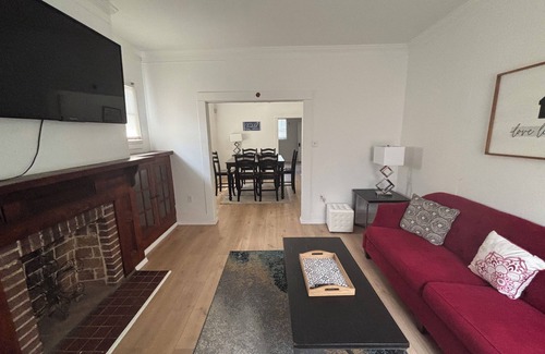 Mid City North Casa | Charming 2-bedroom house with AC, WiFi in Baton Rouge
