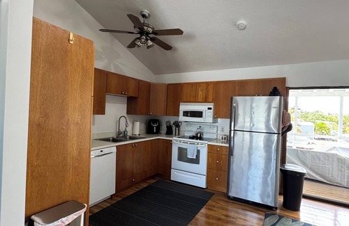 Eden Pines Casa | Charming 2-bedroom house in beautiful Big Pine Key with canal access and lift