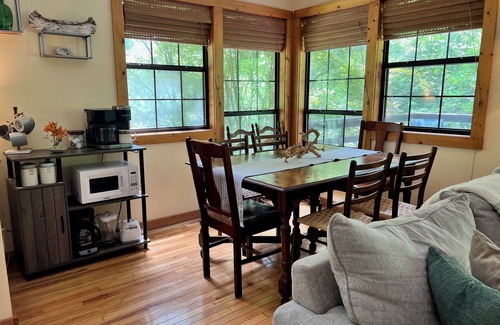 Bryson City Cabaña | Charming 2-bedroom cottage near Bryson City, NOC, Smoky Mnt Nat Park & Cherokee