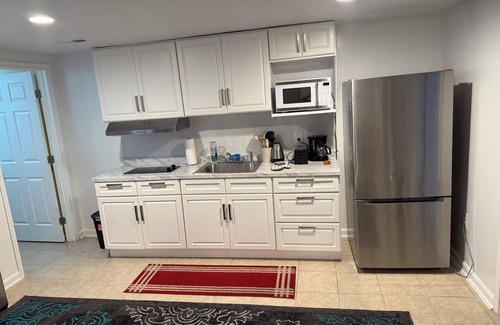 Glen Burnie Casa | Charming 2-bedroom house with fitness room and AC in Glen Burnie