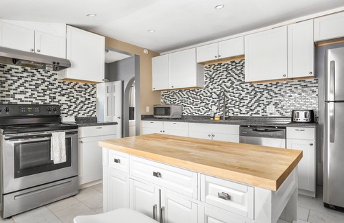 Indianapolis Casa | Charming 2 Bedroom with in Home Gym