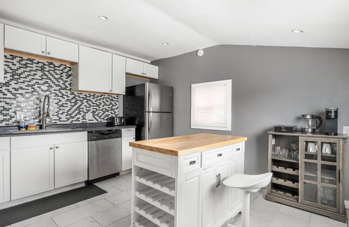 Indianapolis Casa | Charming 2 Bedroom with in Home Gym