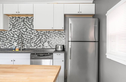 Indianapolis Casa | Charming 2 Bedroom with in Home Gym