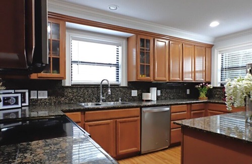 Sunbeam Casa | Charming 2-bedroom townhome in lovely Jacksonville with AC, WiFi