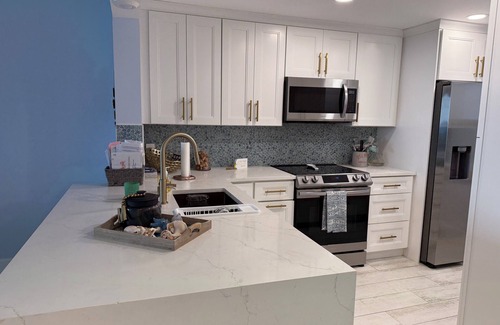 Hutchinson Island South Apartamento | Charming 2-bedroom apartment in delightful Jensen Beach with WiFi, fitness room