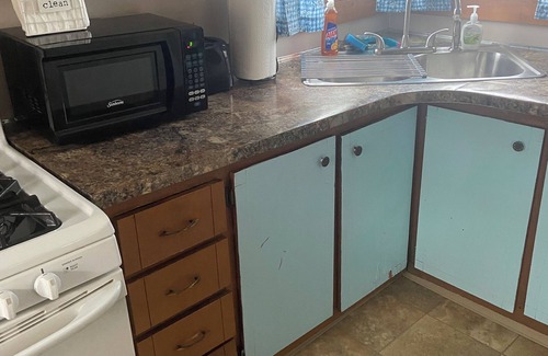 Lake Linden Casa | Charming 2-bedroom mobile home centrally located in enchanting Copper Country.