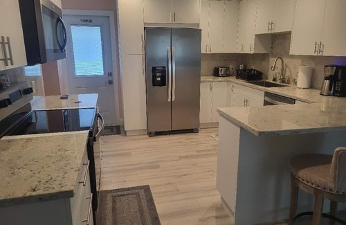 Lake Placid Apartamento | Charming 2-bedroom Lake front apartment with AC, WiFi in fantastic Lake Placid