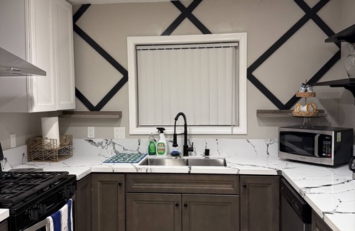 Lemon Grove Casa | Charming 2-bedroom house with WiFi, AC home with hotel amenities