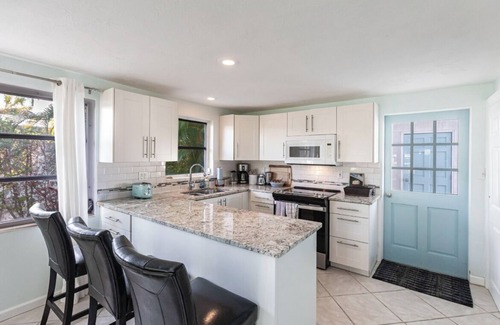 Longbeach Village Casa | Charming 2-bedroom house in gorgeous Longboat Key