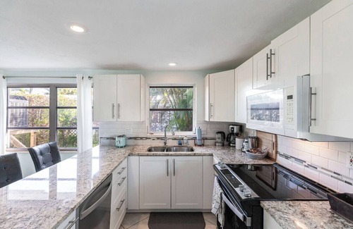Longbeach Village Casa | Charming 2-bedroom house in gorgeous Longboat Key