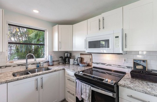 Longbeach Village Casa | Charming 2-bedroom house in gorgeous Longboat Key