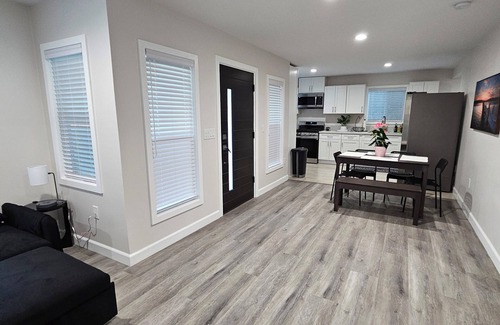 West Los Angeles Casa | Charming 2-bedroom house in peaceful neighborhood ✨️