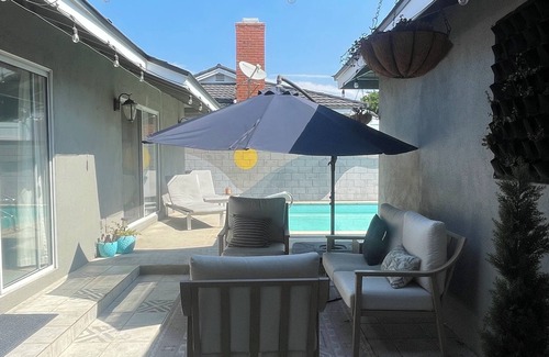 Van Nuys Casa | Charming 2-bedroom house, great for entertaining!