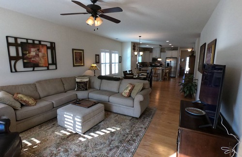 Mooresville Casa | Charming 2-bedroom house with backyard and patio near Lake Norman