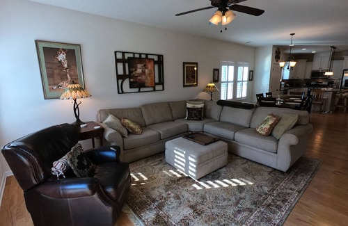 Mooresville Casa | Charming 2-bedroom house with backyard and patio near Lake Norman