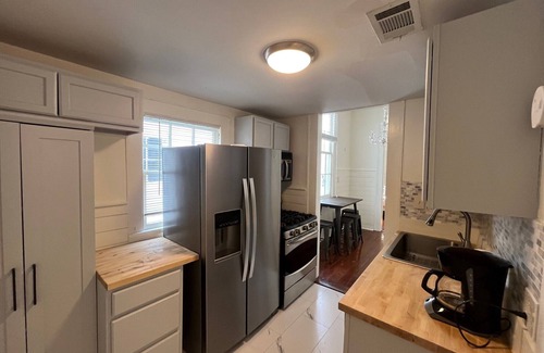 Fairgrounds Casa | Charming 2-bedroom house in awesome New Orleans with WiFi, AC