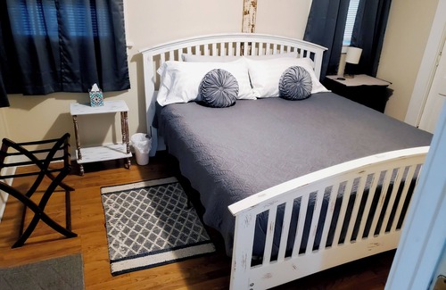 Mid-City Apartamento | Charming 2-bedroom apartment in quiet New Orleans neighborhood