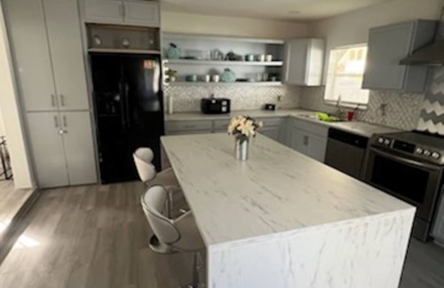 North Miami Casa | Charming 2-bedroom house in delightful North Miami with WiFi, fitness room