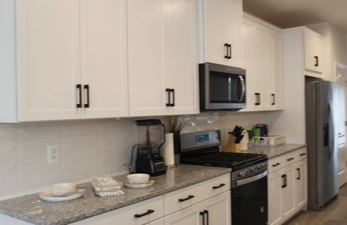 Owings Mills Condominio | Charming 2-bedroom condo with fitness room and AC in Owings Mills