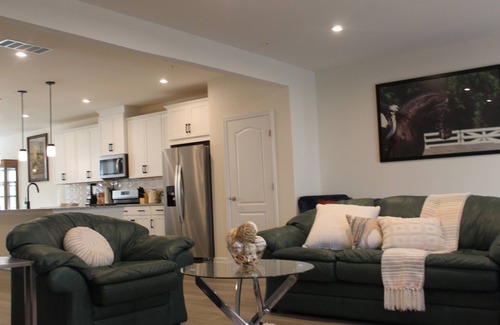 Owings Mills Condominio | Charming 2-bedroom condo with fitness room and AC in Owings Mills