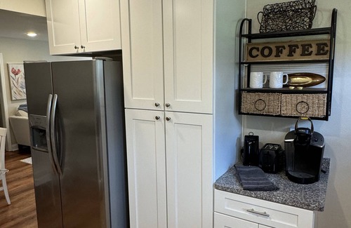 Pretty Bayou Cabaña | Charming 2-bedroom cottage with access to Pretty Bayou & the Gulf of Mexico.