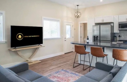 Paso Robles Cabaña | Charming 2-bedroom cottage in heart of Paso Robles Wine country.