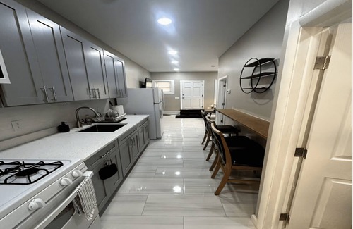 Poughkeepsie Apartamento | Charming 2-bedroom apartment with AC, WiFi in superb Poughkeepsie