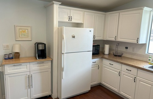 Punta Gorda Casa | Charming 2-bedroom mobile home with AC, fitness room in Punta Gorda