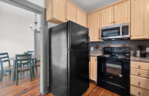 Highland Park Casa | Charming 2-bedroom house in fabulous San Antonio with AC