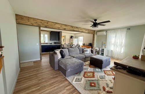 Ewell Casa | Charming 2 Bedroom house in beautiful Smith Island