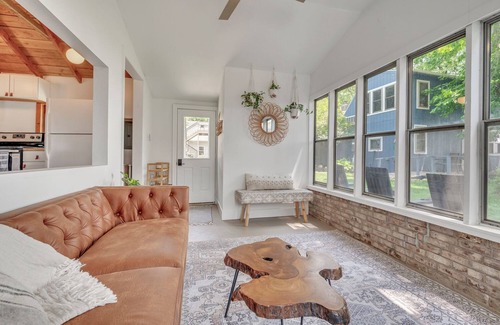 Spirit Lake Cabaña | Charming 2-bedroom cottage on West Lake Okoboji with EV Charging