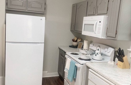 Springfield Casa | Charming 2-bedroom house with WiFi, AC in awesome Springfield
