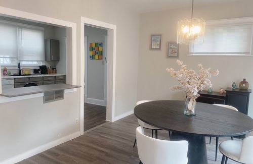Springfield Casa | Charming 2-bedroom house with WiFi, AC in awesome Springfield