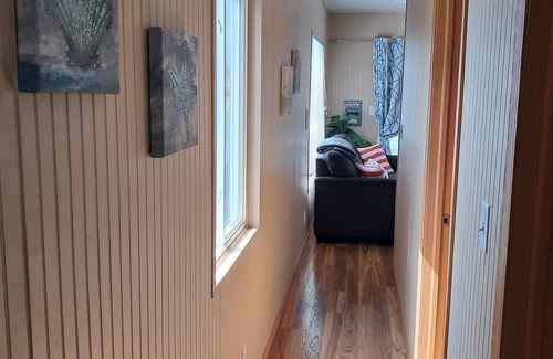 Sturgeon Bay Alquiler De Eote | Charming 2-bedroom houseboat in Sturgeon Bay with AC, WiFi / Pier Relax'n