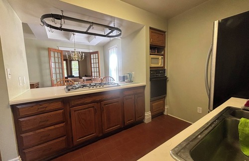 Terre Haute Apartamento | Charming 2-bedroom 1st Floor apartment in lovely Terre Haute with WiFi, AC