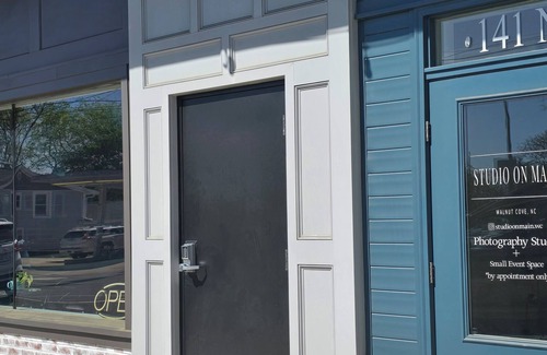 Walnut Cove Apartamento | Charming 2-bedroom apartment in lovely Walnut Cove with AC, WiFi