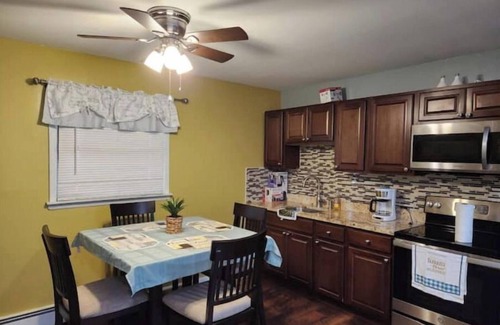 West Babylon Casa | Charming 2 Bedroom Home Away From Home Apartment