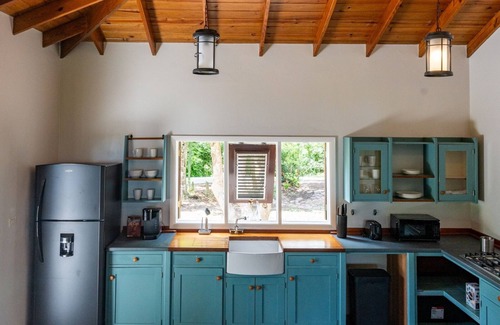 Pares Casa | Charming 2-bedroom villa with AC, WiFi in secluded area