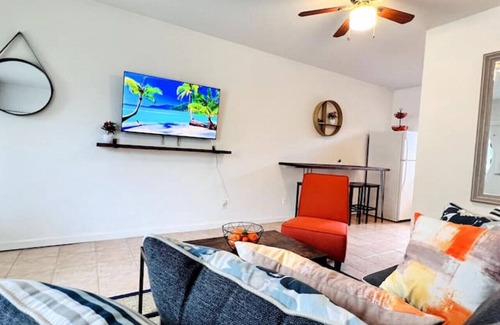 Poinsettia Heights Condominio | Charming 2 BR Condo - near Beach, downtown, airport
