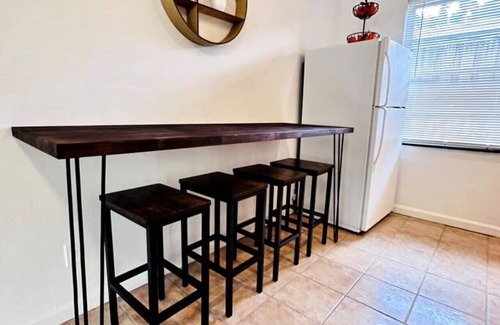 Poinsettia Heights Condominio | Charming 2 BR Condo - near Beach, downtown, airport