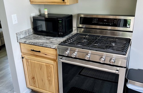 Potsdam Casa | Charming 2 BR home - newly renovated